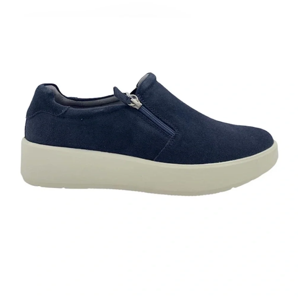 Collection by Clarks Layton Step navy slip-ons sneakers size 7.5  NEW - Picture 3 of 7